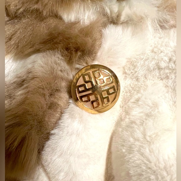 DENNIS BASSO. Women’s Reversible Faux Fur Jacket. Size Small (Medium) - Picture 9 of 15